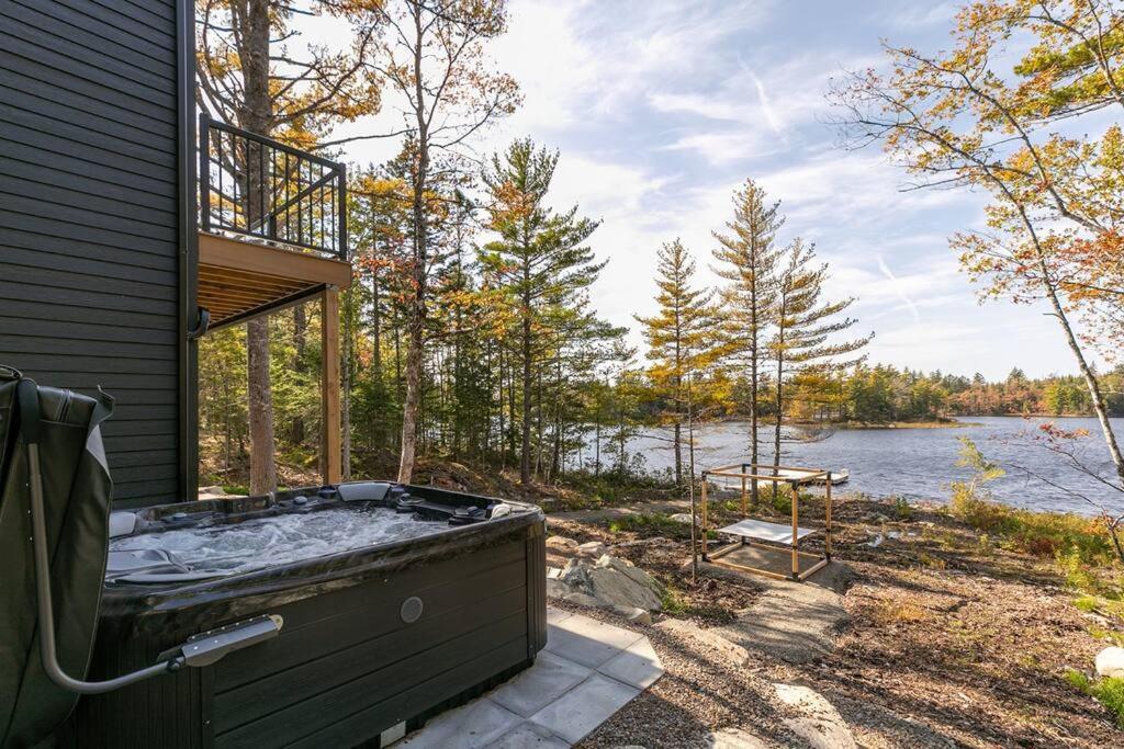 Numinous Cottage Long Lake Oasis Centre Rawdon 外观 照片
